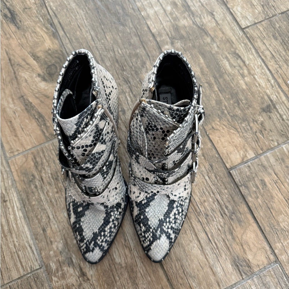 Steve Madden Stylish Snakeskin Ankle Boots